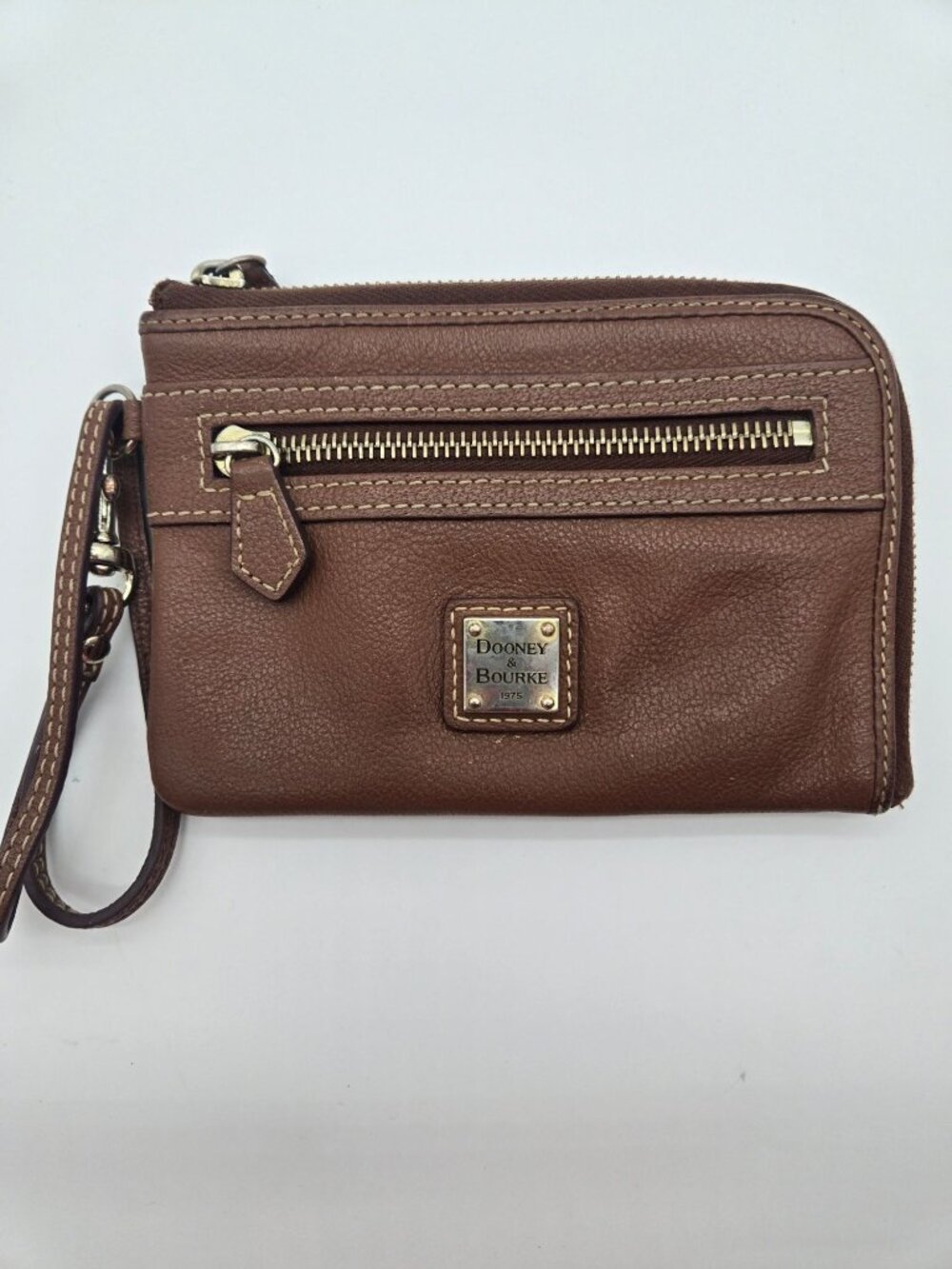Vintage Dooney & Bourke Brown Pebbled Leather Zip Wristlet Organizer Wallet